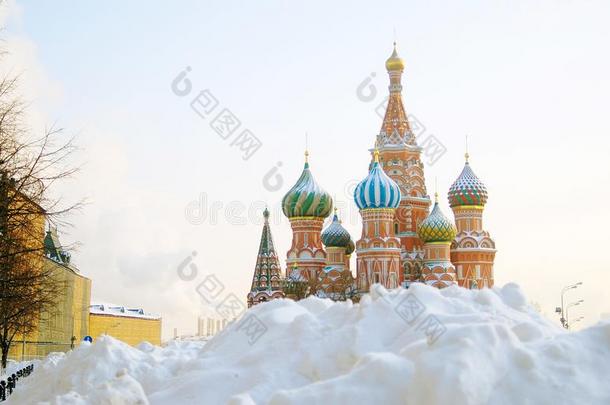 俄罗斯莫斯科红场圣巴西尔大教堂。联合国教科文组织世界<strong>高等教育</strong>
