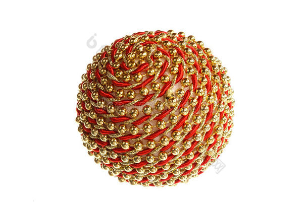 <strong>装饰</strong>一个红色和金黄色的<strong>圆球装饰</strong>