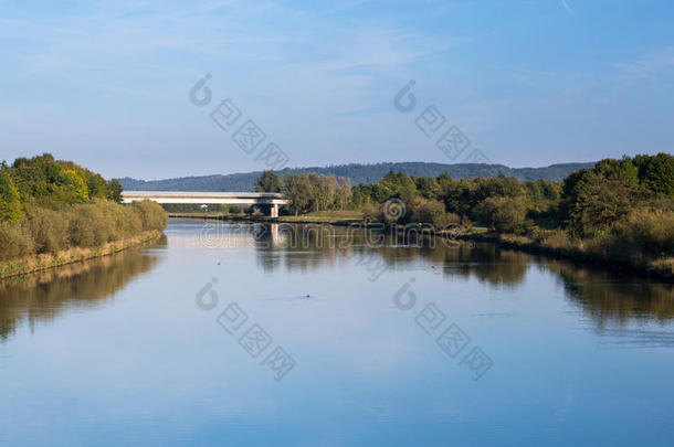 桥运河大陆的乡村多瑙河