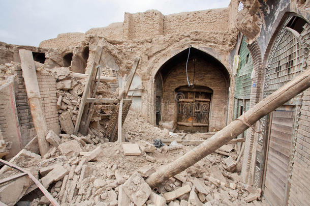 摧毁了伊朗伊斯法罕旧波斯集市的建筑和商店。