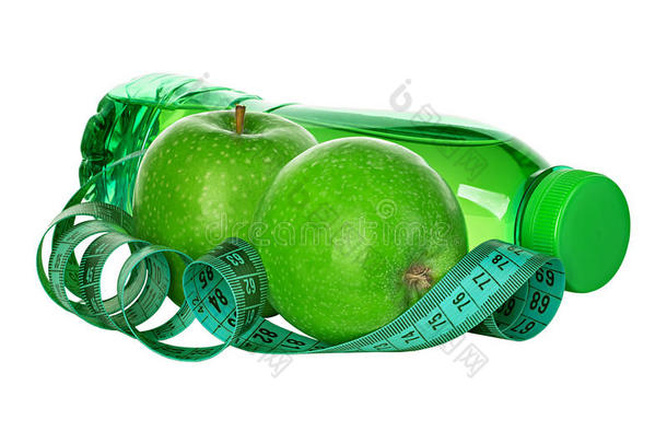 健身，减肥概念与青苹果，瓶装饮用水和卷尺