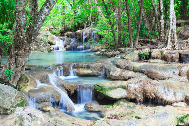 埃拉万瀑布国家公园Kanjanaburi泰国深林瀑布。。