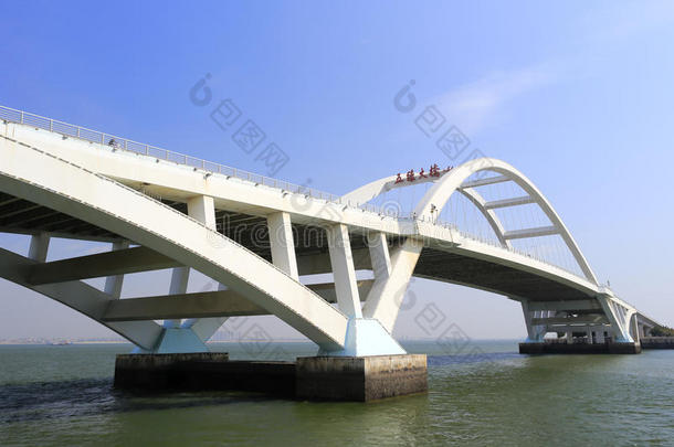 厦门海湾蓝色桥建筑