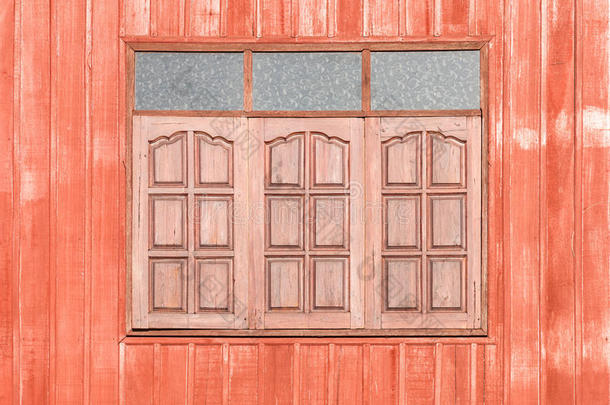 红木窗