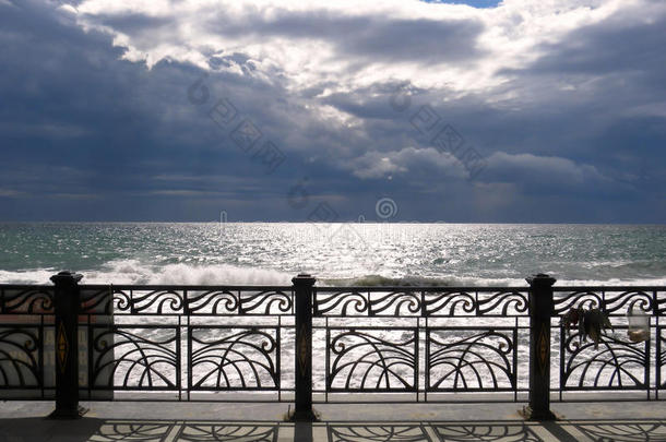 海上狂风暴雨