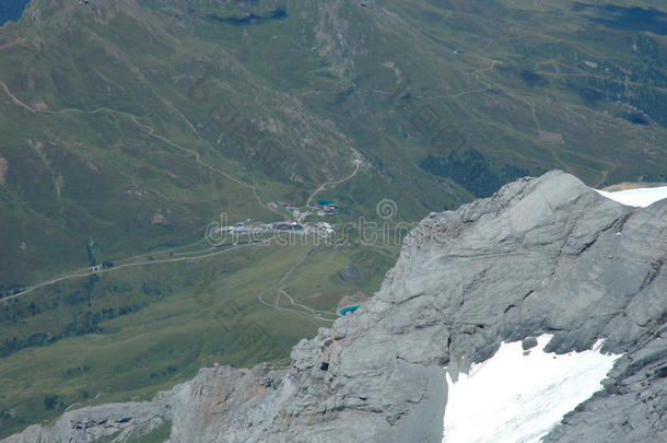 阿尔卑斯山裂缝冰川格林德瓦徒步旅行