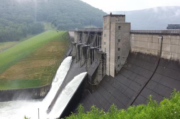 水坝该死白天毛毛细雨基础设施