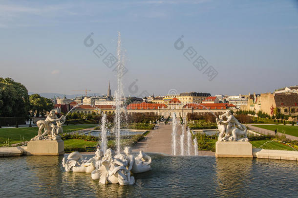 喷泉景观从贝尔维登城堡-维也纳，奥地利