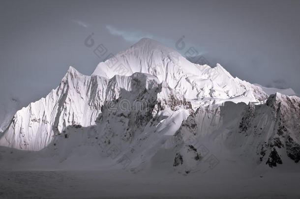 美丽的雪山