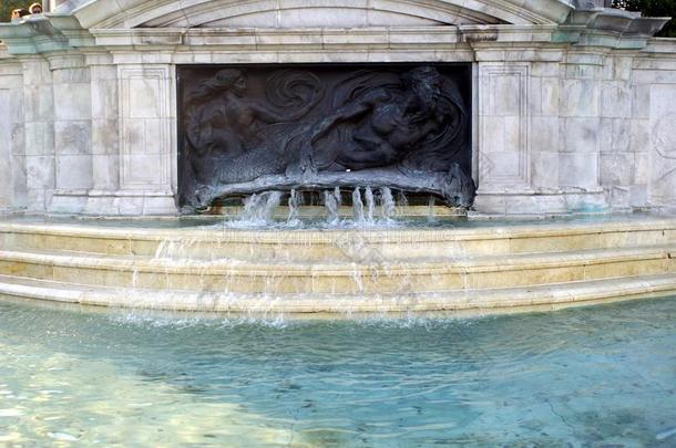 喷泉，<strong>白金</strong>汉宫，伦敦，英国