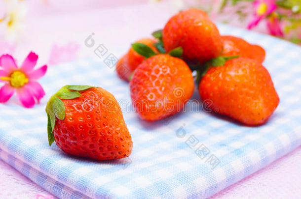新鲜的日本草莓