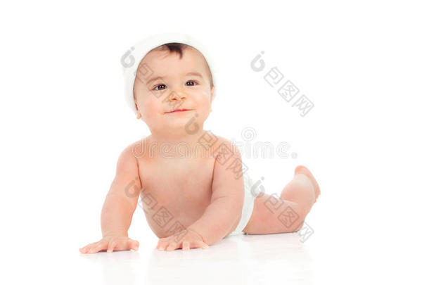 可爱的婴儿穿着带帽子的尿布