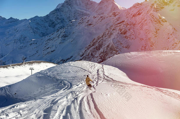 滑雪板下山