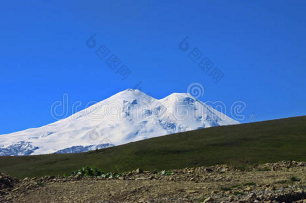 厄尔布鲁斯山是欧洲最高峰