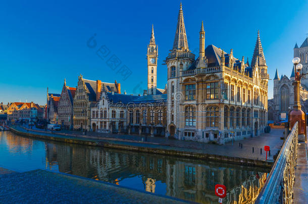 建筑学美丽的比利时的比利时比荷卢