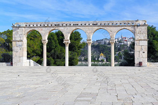 耶路撒冷玛丽亚·抹大拉的<strong>圣殿</strong>山和教堂的拱廊