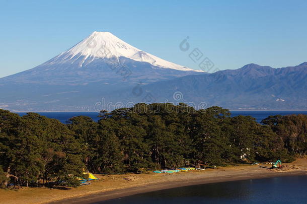 富士山与海