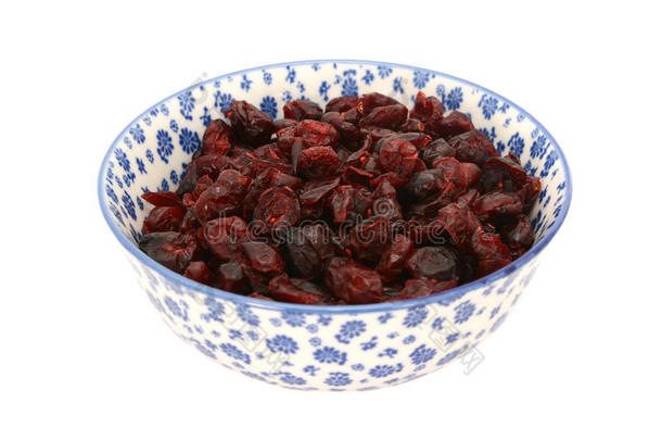 红莓干在青花瓷碗里