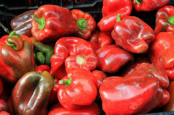 新鲜红辣椒在太平洋西北农贸市场出售