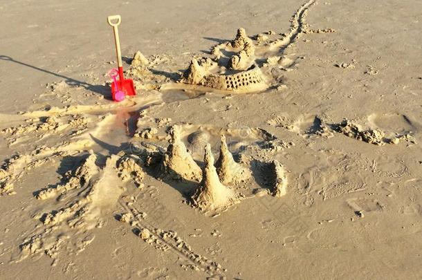 海滩城堡建设一堆痔疮