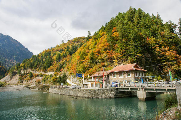 中国四川黑水秋景