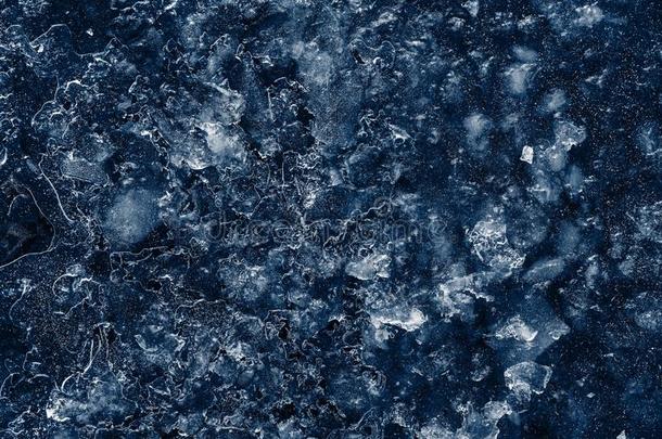 深蓝色冰的抽象图案