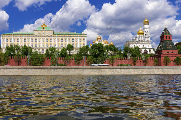 莫斯科<strong>克里姆林</strong>宫的集合观来自<strong>克里姆林</strong>宫的堤坝，俄罗斯