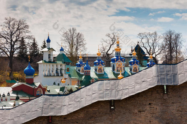 普斯科沃-派切斯基修道院的金色圆顶