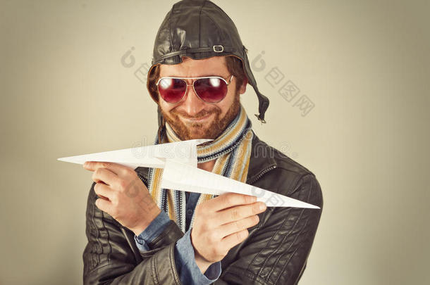 飞行员人纸飞机