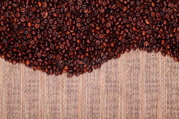 新鲜咖啡豆，准备酿造美味的咖啡