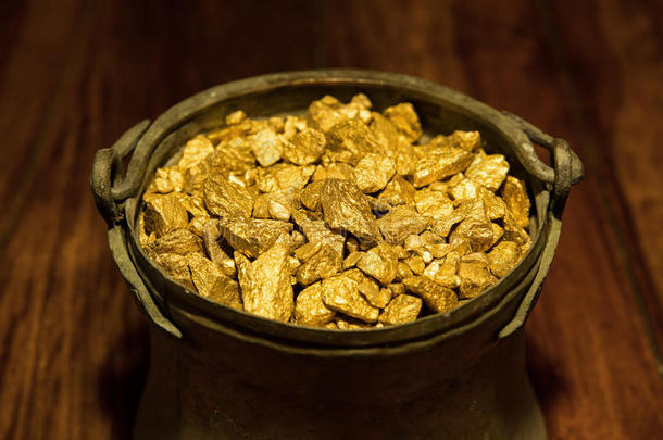 铜水壶里的黄金宝藏