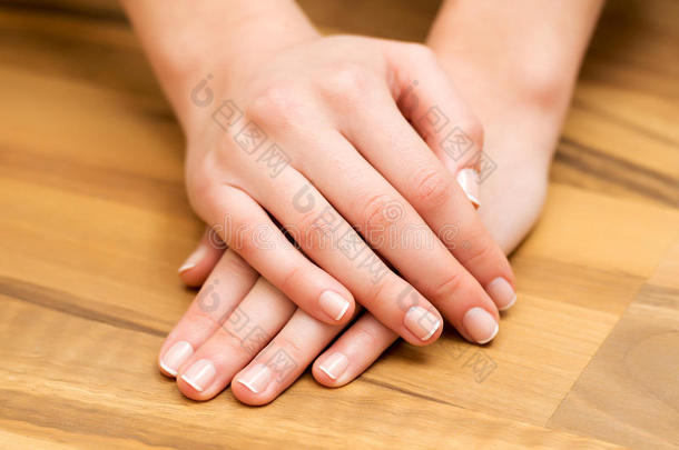 手指甲护理