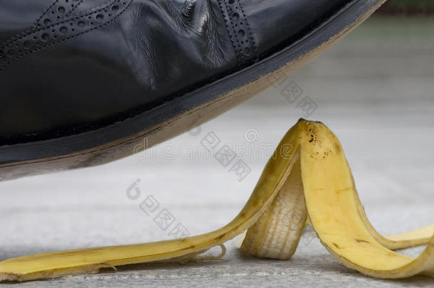 商人踩到香蕉皮，工作事故，风险