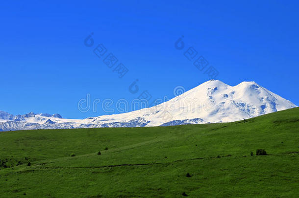 厄尔布鲁斯山是欧洲最高峰