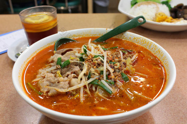 开胃菜开胃的亚洲的煮肉汤