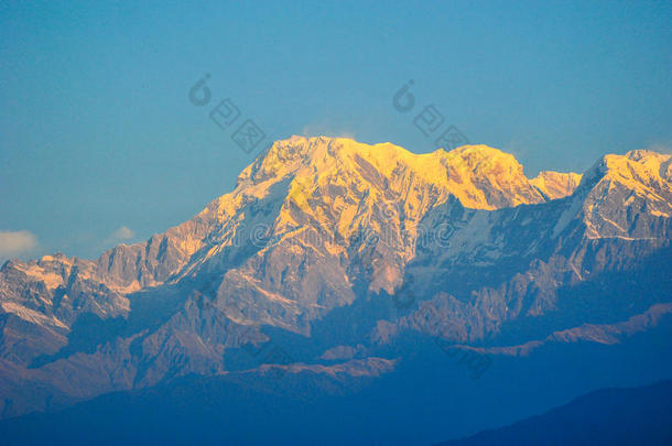 尼泊尔波哈拉的<strong>大雪山</strong>上五颜六色