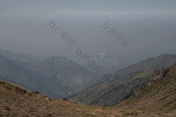 阿拉木图亚洲高的高山哈萨克斯坦