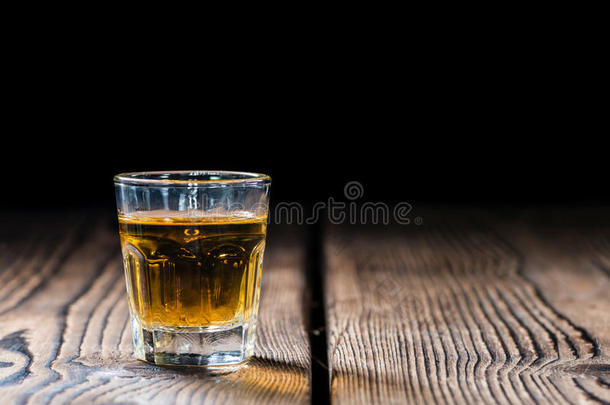 <strong>加威士忌</strong>的酒杯