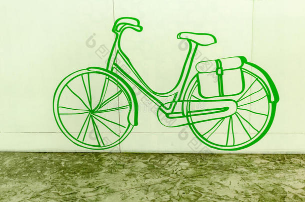 绿色背景上<strong>手绘自行车</strong>图标