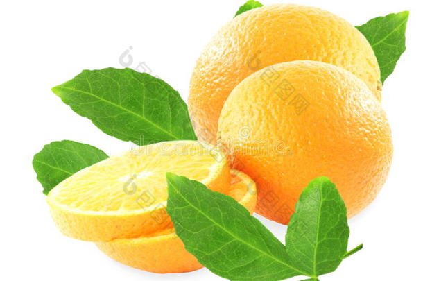 新鲜的橘子或有叶子的橘子水果