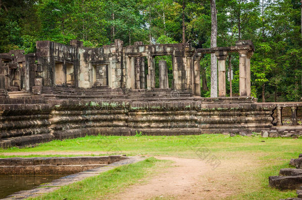 柬埔寨吴哥巴音寺的古代<strong>石像</strong>