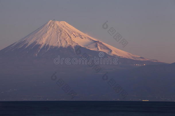 富士山与海