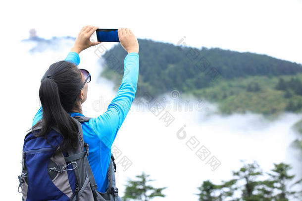 建筑学亚洲的背包背包客袋