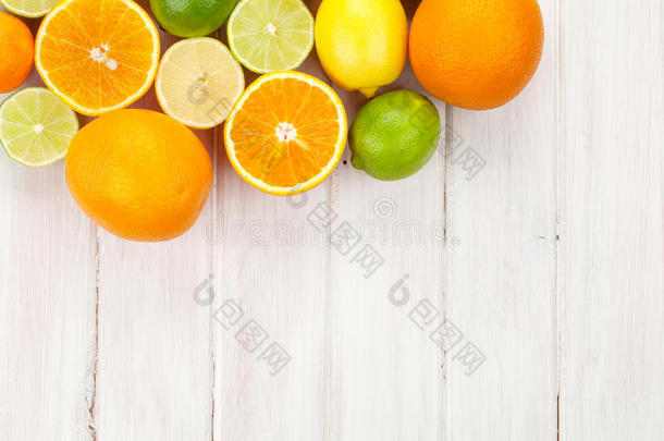 柑橘类水果。 橘子，柠檬和柠檬