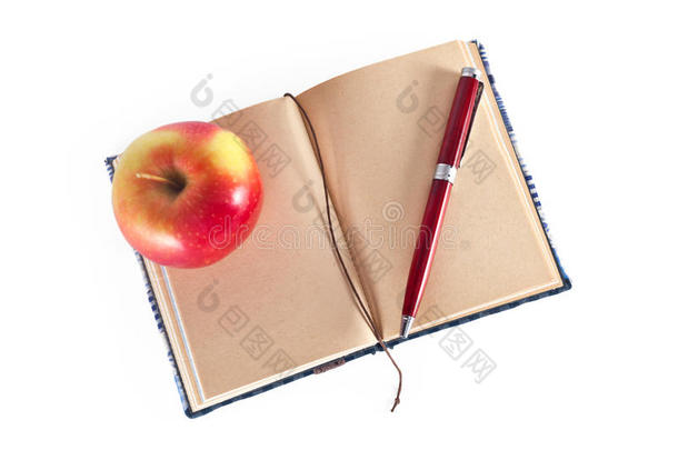 带钢笔和苹果的日记