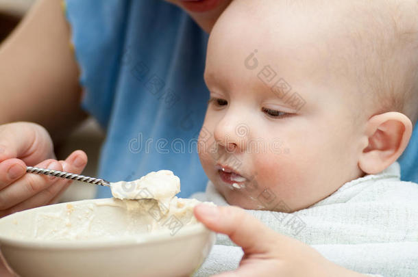 婴儿食品