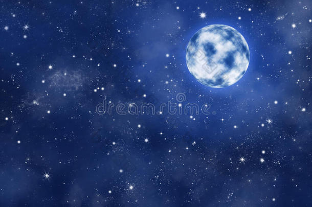 蓝色星空上的满月有星云