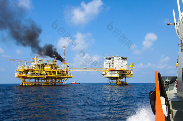 海湾或海上的油气<strong>平台</strong>，世界能源，海上石油和钻井<strong>平台</strong>建设