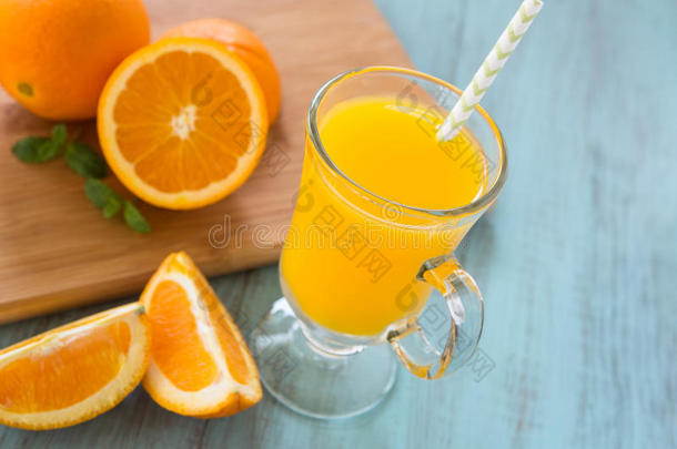 早餐喝一杯新鲜橙汁