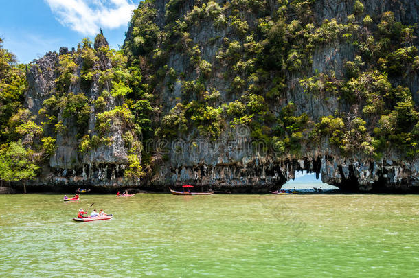 泛舟在PhangNGA湾，泰国